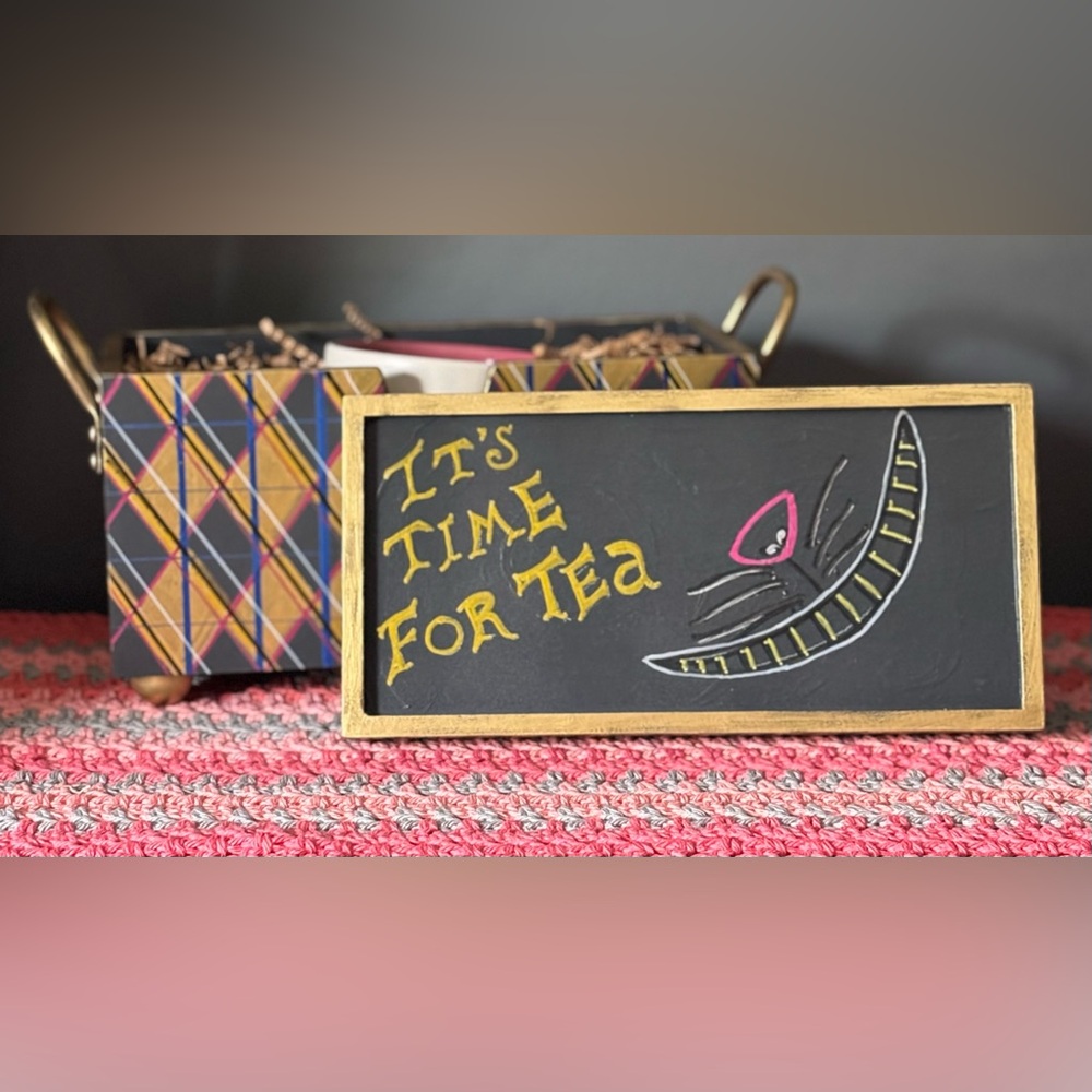 Hand-painted Wooden Cheshire Cat Themed Gift Box with Mug